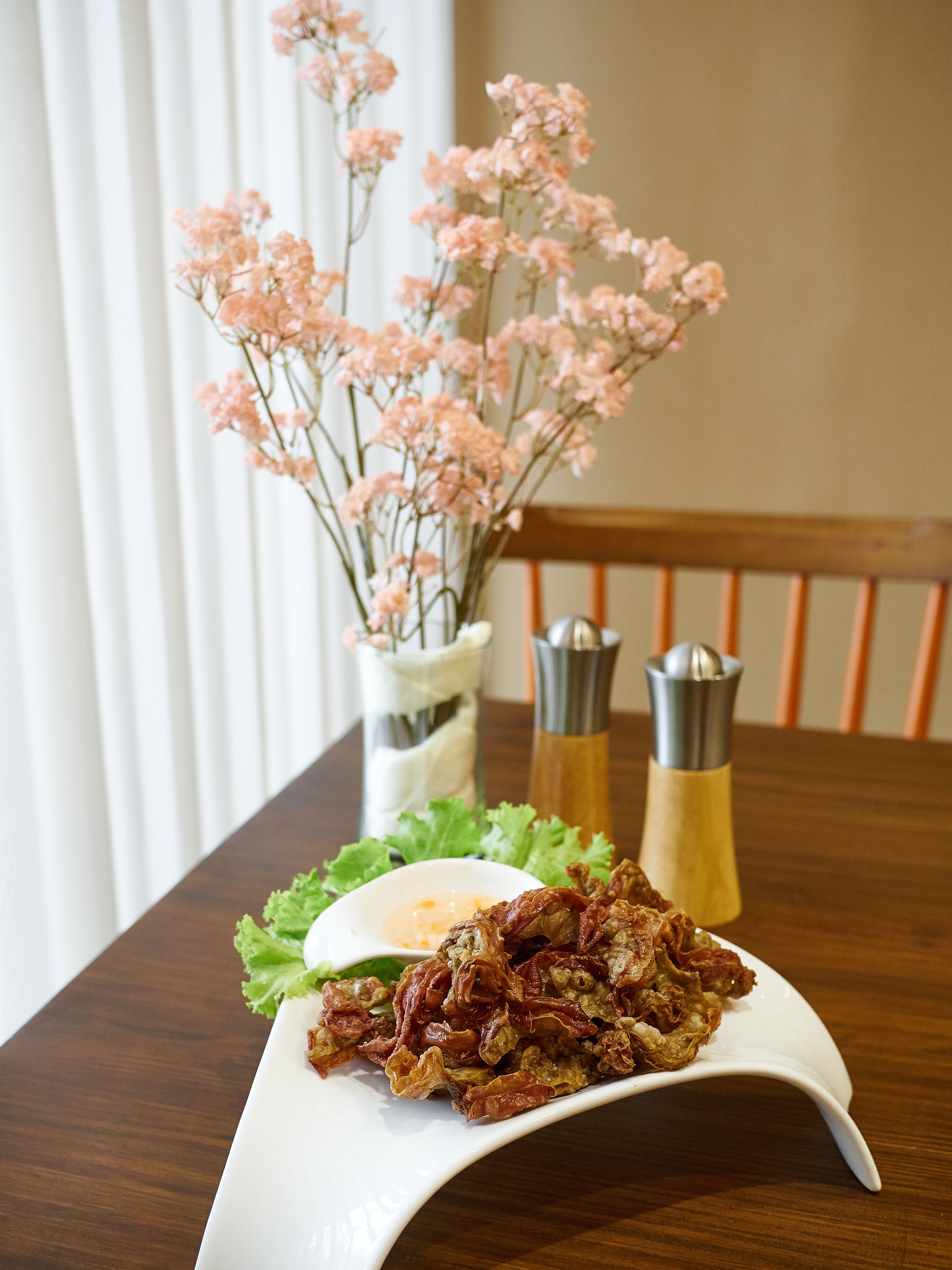 breakfast, lunch, dinner served; local and international cuisine