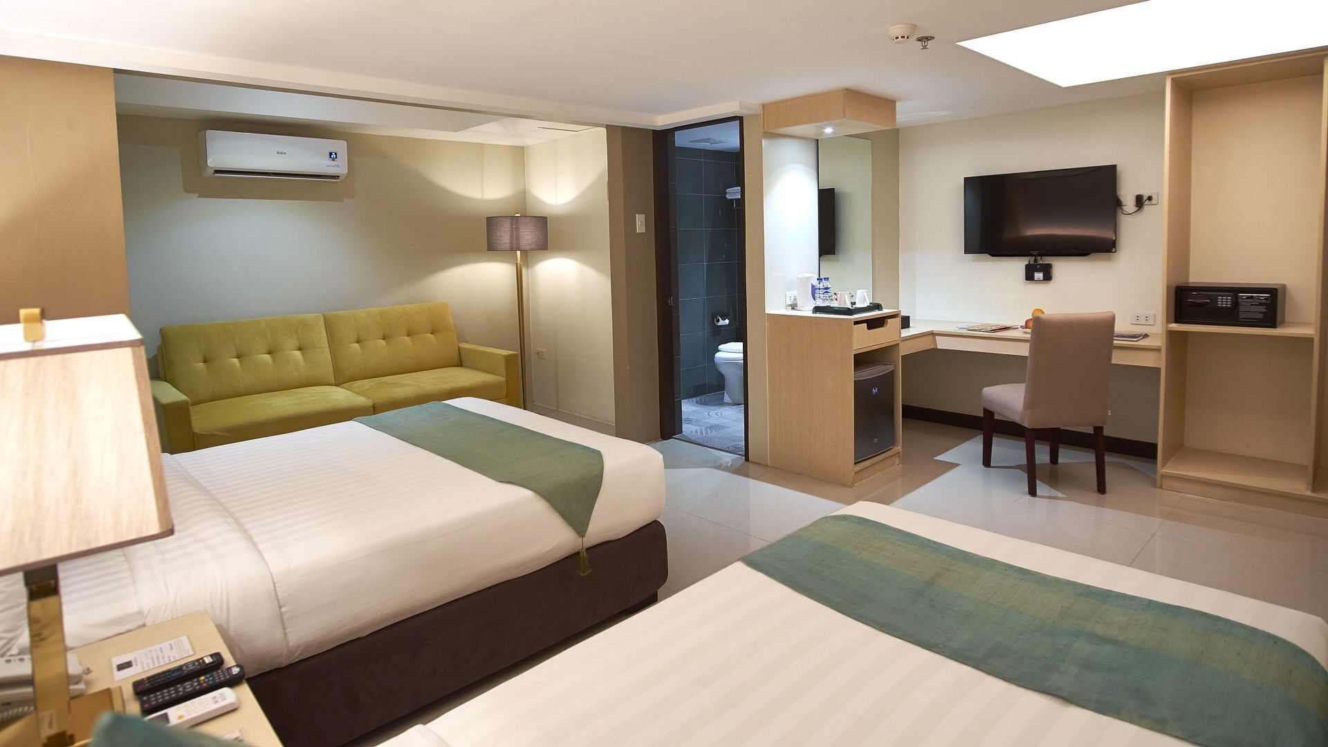 Minibar, Schreibtisch, schallisolierte Zimmer, kostenloses WLAN