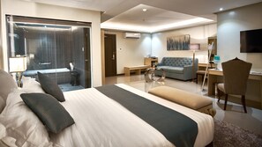 Suite | Minibar, desk, soundproofing, free WiFi - J7 Hotel Iloilo (Iloilo)