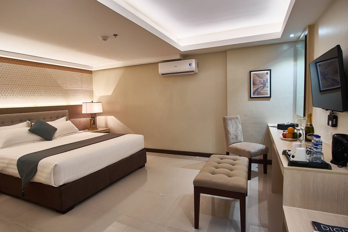 Deluxe Room | Minibar, desk, soundproofing, WiFi (free)