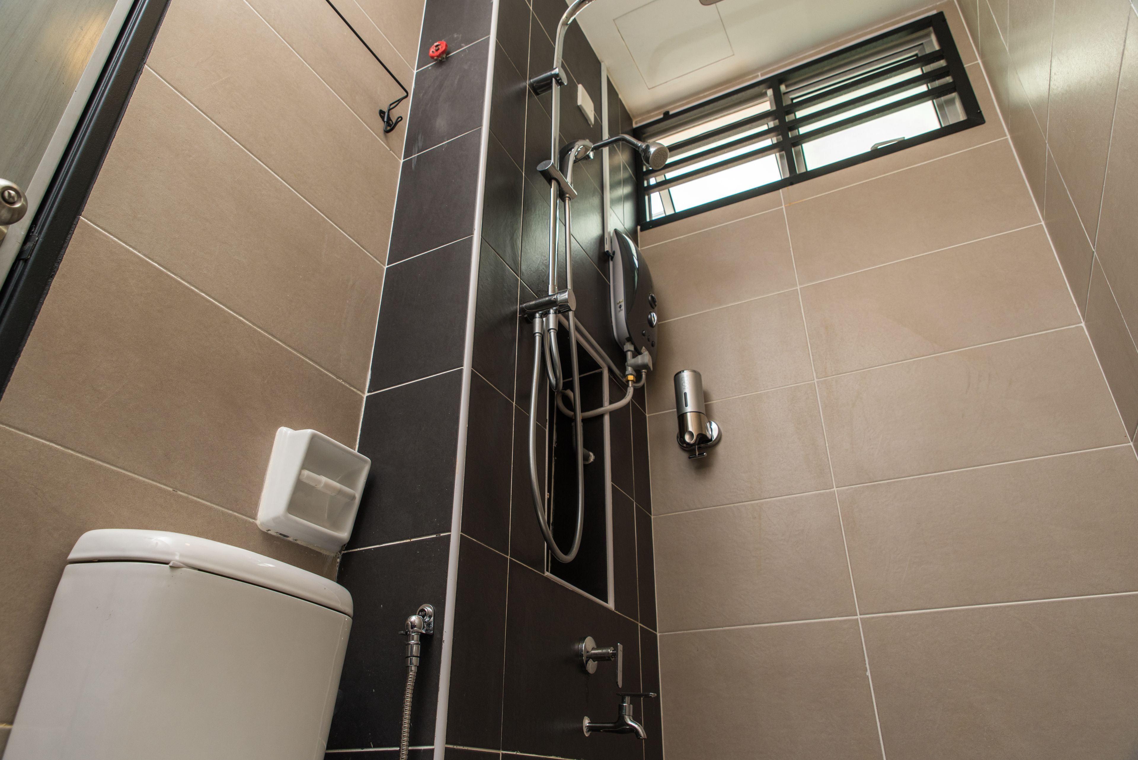 Basic House, Berbilang Katil, Non Smoking | Bilik Mandi | Pancuran mandi, kelengkapan dandanan diri percuma, pengering rambut 