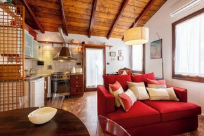 TV, lettore DVD, libri