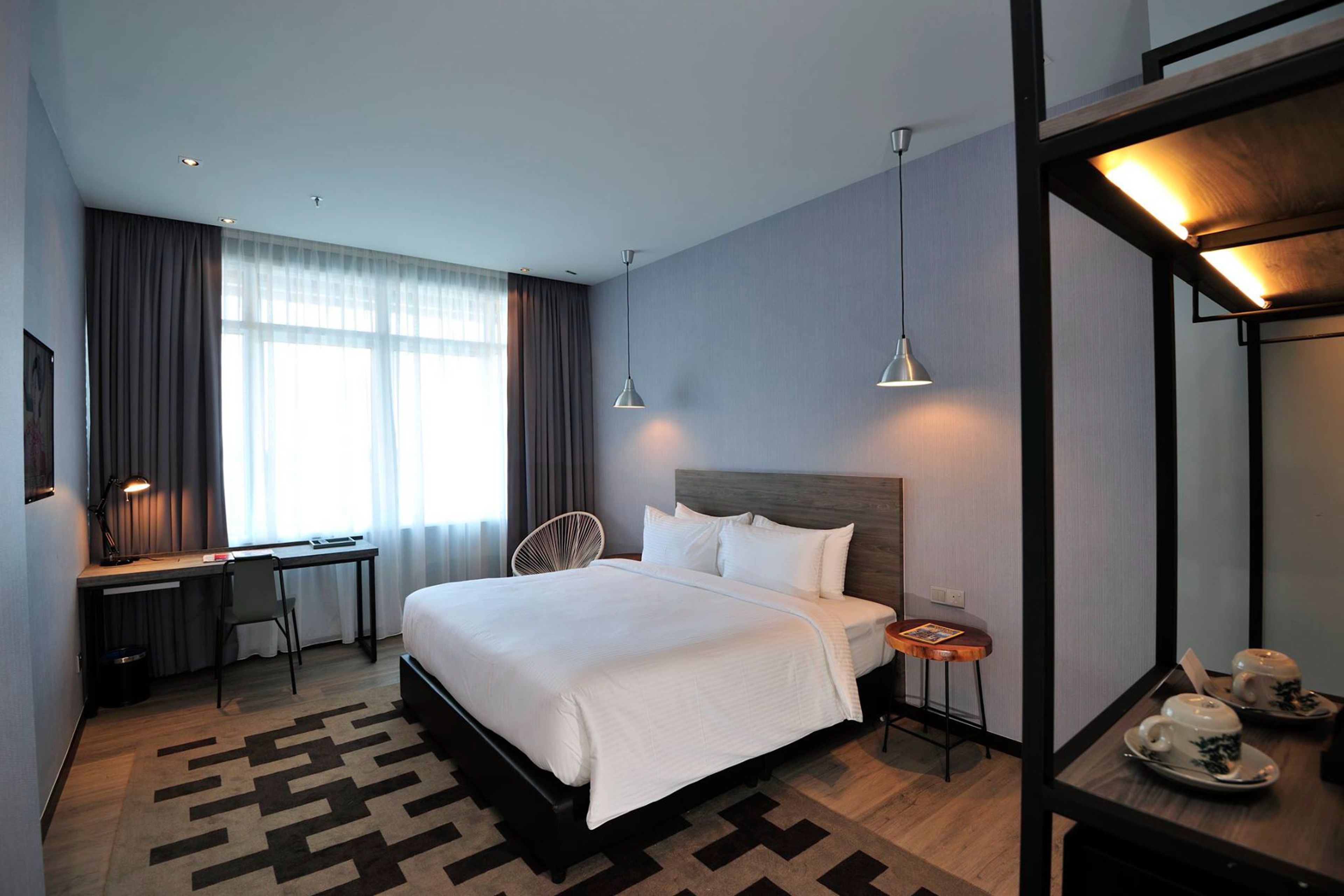 deluxe double room | in-room safe, desk, iron/ironing board, free wifi
