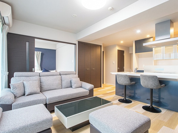 Chambre Familiale, non-fumeur (Main Building, Deluxe)