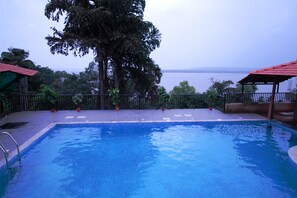 Outdoor pool - Raposo Holiday Resort (Vagator)