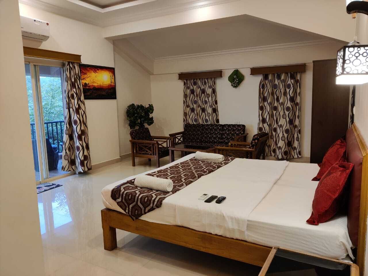 Premium bedding, iron/ironing board, rollaway beds, bed sheets