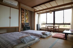 Mörkläggningsgardiner, extrasängar, gratis wi-fi och sängkläder