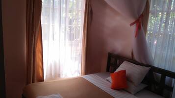 Double Room | In-room safe, desk, free WiFi, bed sheets