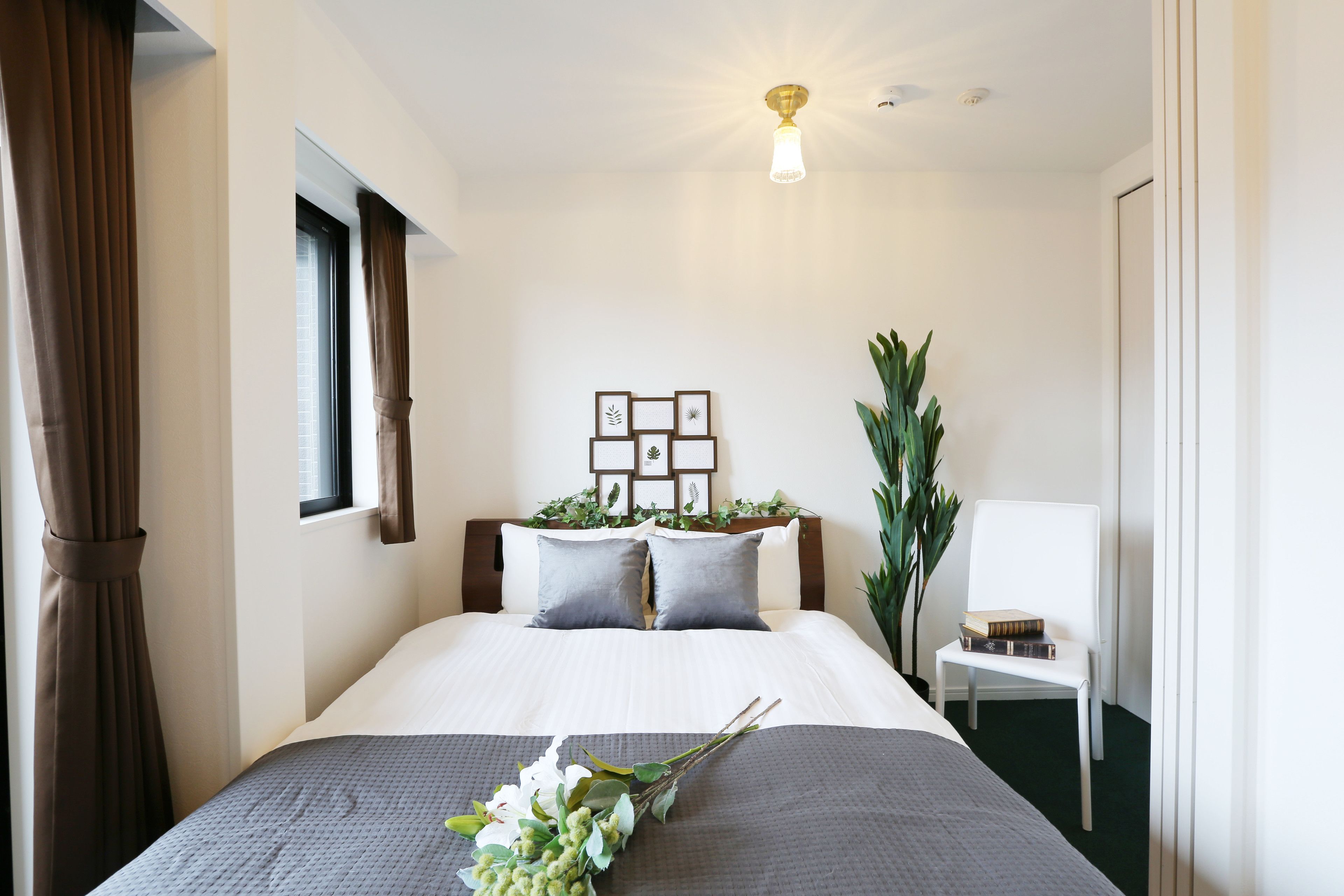 basic apartment | down duvets, iron/ironing board, free wifi