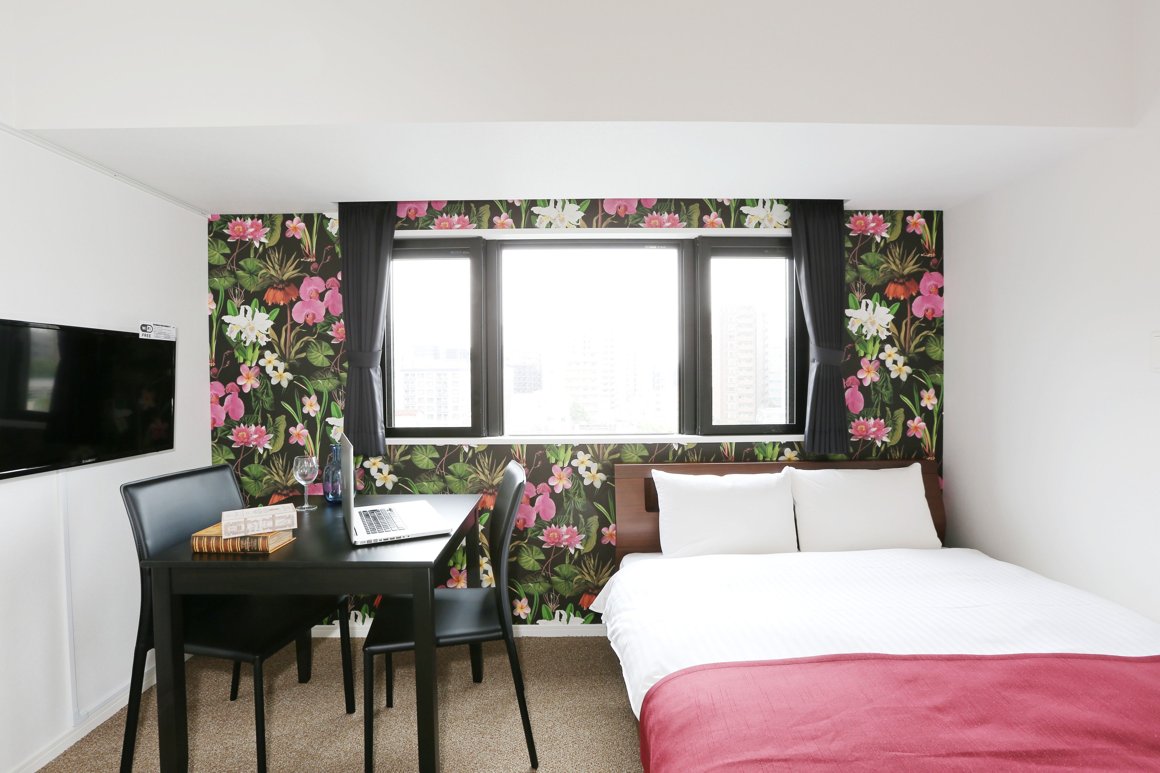 basic apartment | down duvets, iron/ironing board, free wifi