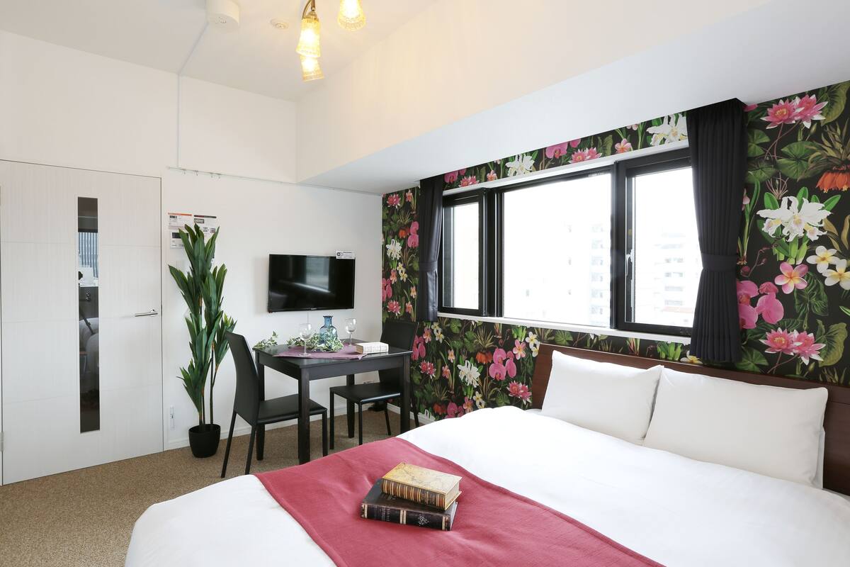 basic apartment | down duvets, iron/ironing board, free wifi