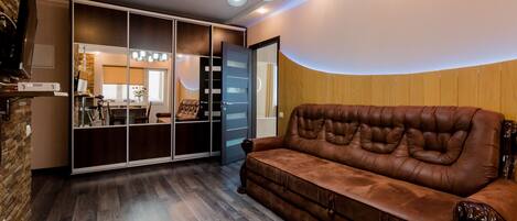 1 bedroom, premium bedding, individually furnished, desk