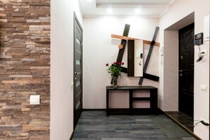 1 間睡房、高級寢具、獨特裝修、書桌