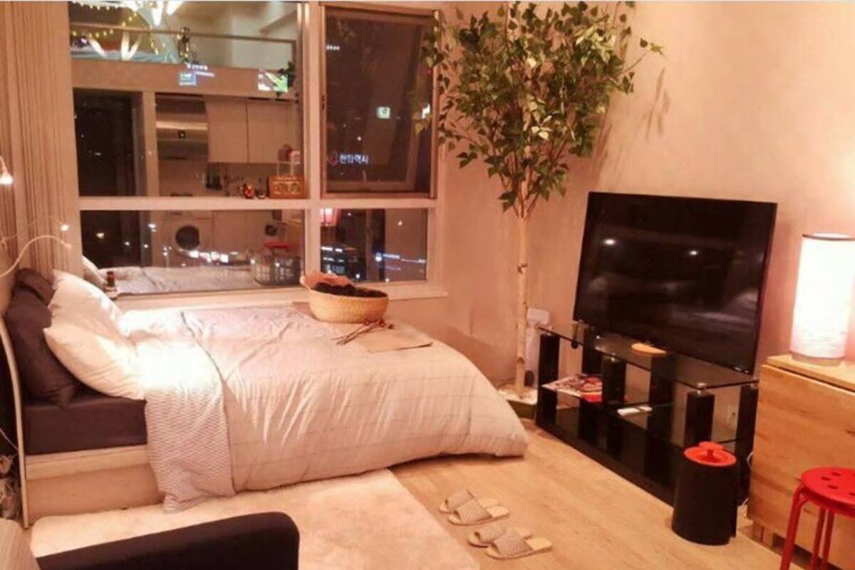 Apartemen (4) | Tirai kedap cahaya, setrika/meja setrika, dan Wi-Fi gratis