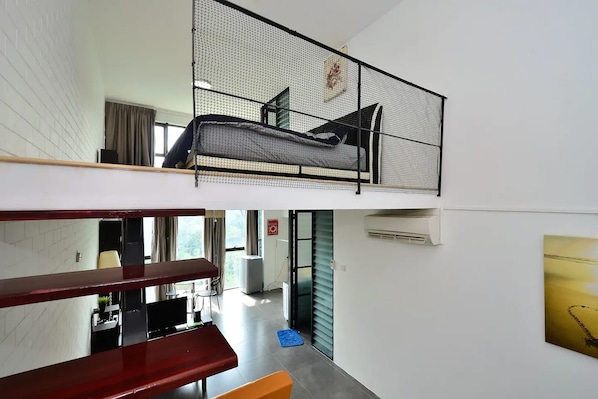 1 habitación, escritorio, tabla de planchar con plancha y wifi gratis