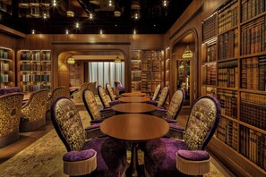 2 restaurants; breakfast, lunch, and dinner served - Maxwell Reserve Singapore, Autograph Collection (Singapore)