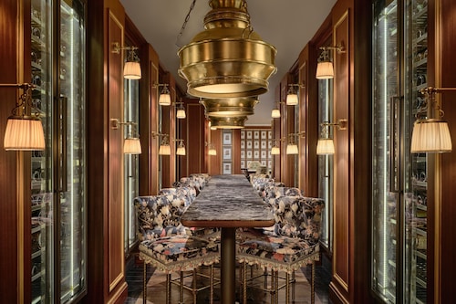 Maxwell Reserve Singapore, Autograph Collection