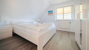 Apartment (5) | Blackout drapes, iron/ironing board