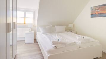 Apartment (2) | Verdunkelungsvorhänge, Bügeleisen/Bügelbrett