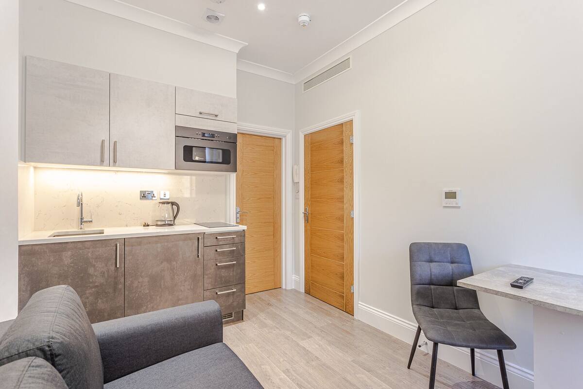 Classic Apartment, 1 Double Bed with Sofa bed, Non Smoking | Living area