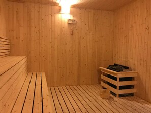 Steam room - The Establishment Bangsar by SYNC (Kuala Lumpur)