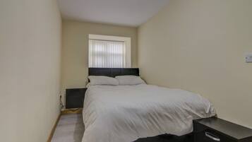 2 bedrooms, iron/ironing board, free WiFi