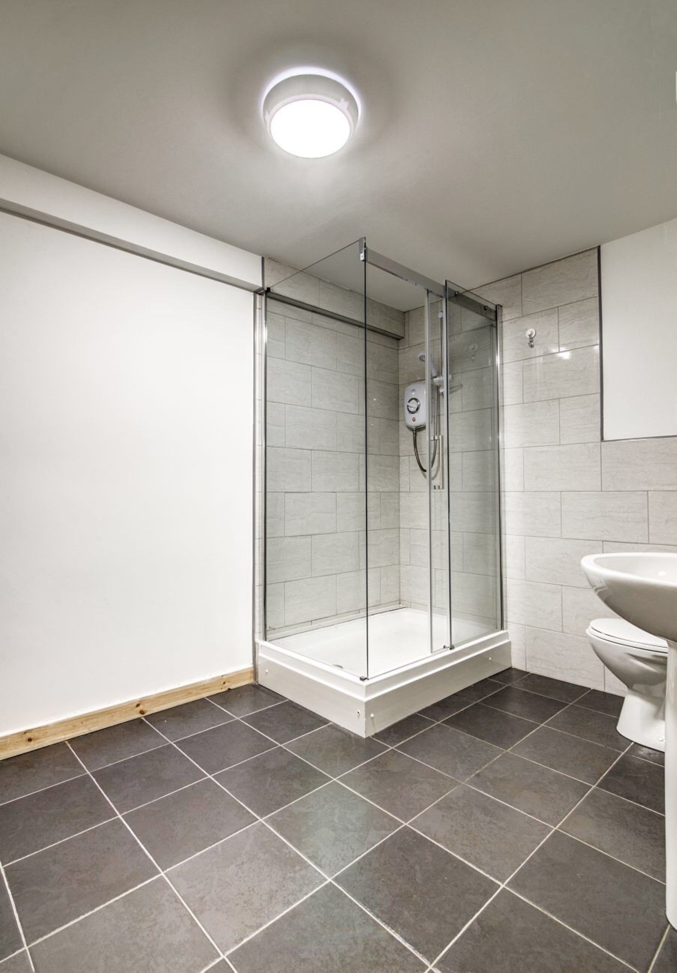 2 bedrooms, iron/ironing board, free WiFi