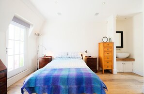 3 bedrooms, iron/ironing board, free WiFi - 3-br Spacious Flat in Central London (London)