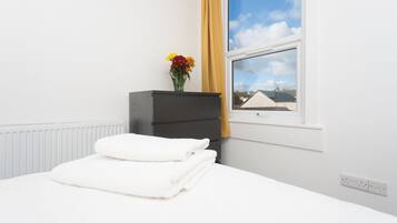 4 bedrooms, desk, iron/ironing board, free WiFi