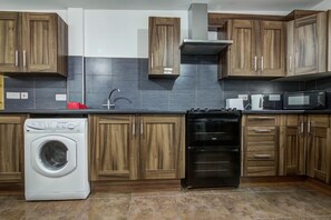 Private kitchen - 2 Bedroom, Apt 10, Luxury Apartments Throstles Nest (Manchester)