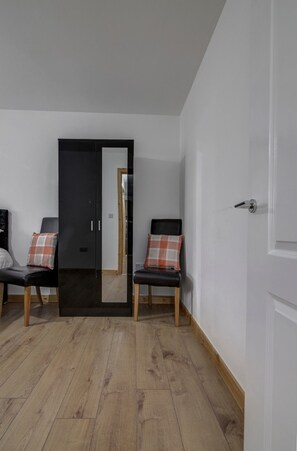 2 bedrooms, free WiFi - 2 Bedroom, Apt 10, Luxury Apartments Throstles Nest (Manchester)