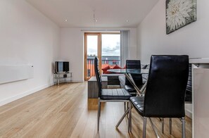 Repas dans la chambre