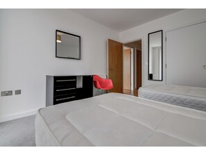 2 chambres, fer et planche à repasser, accès au Wi-Fi (inclus)