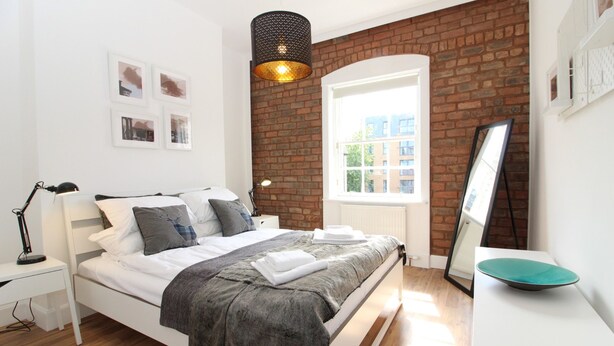 Room - 1BR Stylish Flat in 1860's Listed Building for 5 (Edinburgh)