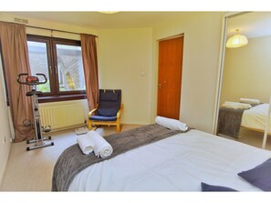 1 bedroom, iron/ironing board, free WiFi