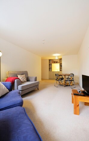 公寓 (2 Bedrooms) | 2 間睡房、熨斗/熨衫板、免費 Wi-Fi、床單