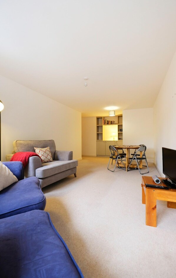 Apartment (2 Bedrooms) - 2 Bedroom Flat in Zone 1 (London)