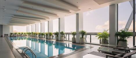 Indoor pool, sun loungers