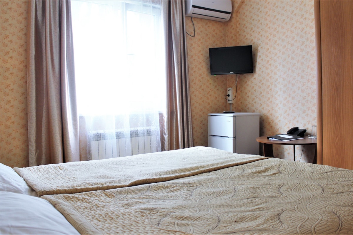Chambre Double Standard | Bureau, fer et planche à repasser, Wi-Fi gratuit, draps fournis