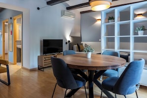 Apartment | Living area | Flat-screen TV - Welcomer Apartments Valencia (Valencia)