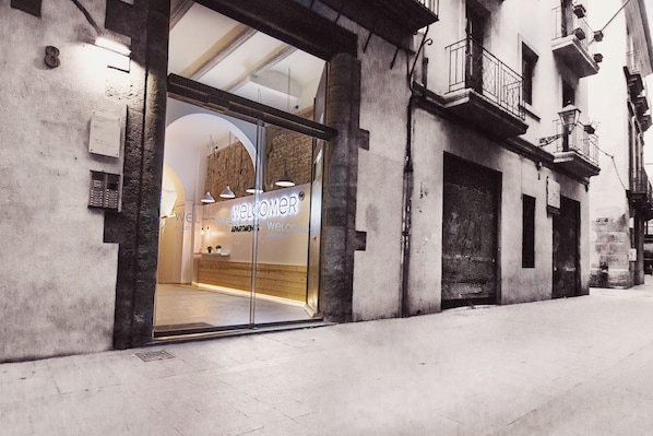 Property entrance - Welcomer Apartments Valencia (Valencia)