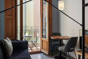 Studio | Living area | Flat-screen TV - Welcomer Apartments Valencia (Valencia)