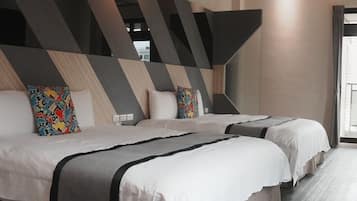 Family Quadruple Room, 2 Queen Beds, Non Smoking | Egyptian cotton sheets, premium bedding, down comforters, desk