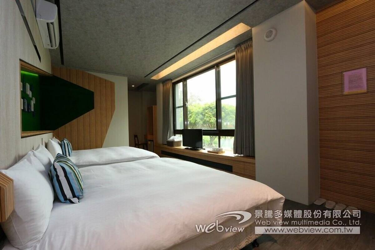 ห้องอีโคโนมีสำหรับสี่ท่าน, เตียงควีนไซส์ 2 เตียง, ปลอดบุหรี่ | ผ้าปูที่นอนฝ้ายอียิปต์, เครื่องนอนระดับพรีเมียม, ผ้านวมขนเป็ด, โต๊ะทำงาน