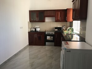 Family Apartment, 4 Bedrooms, Non Smoking | Private kitchen | Shared fridge, microwave, oven, stovetop - Ossa Villa (Mount Lavinia)