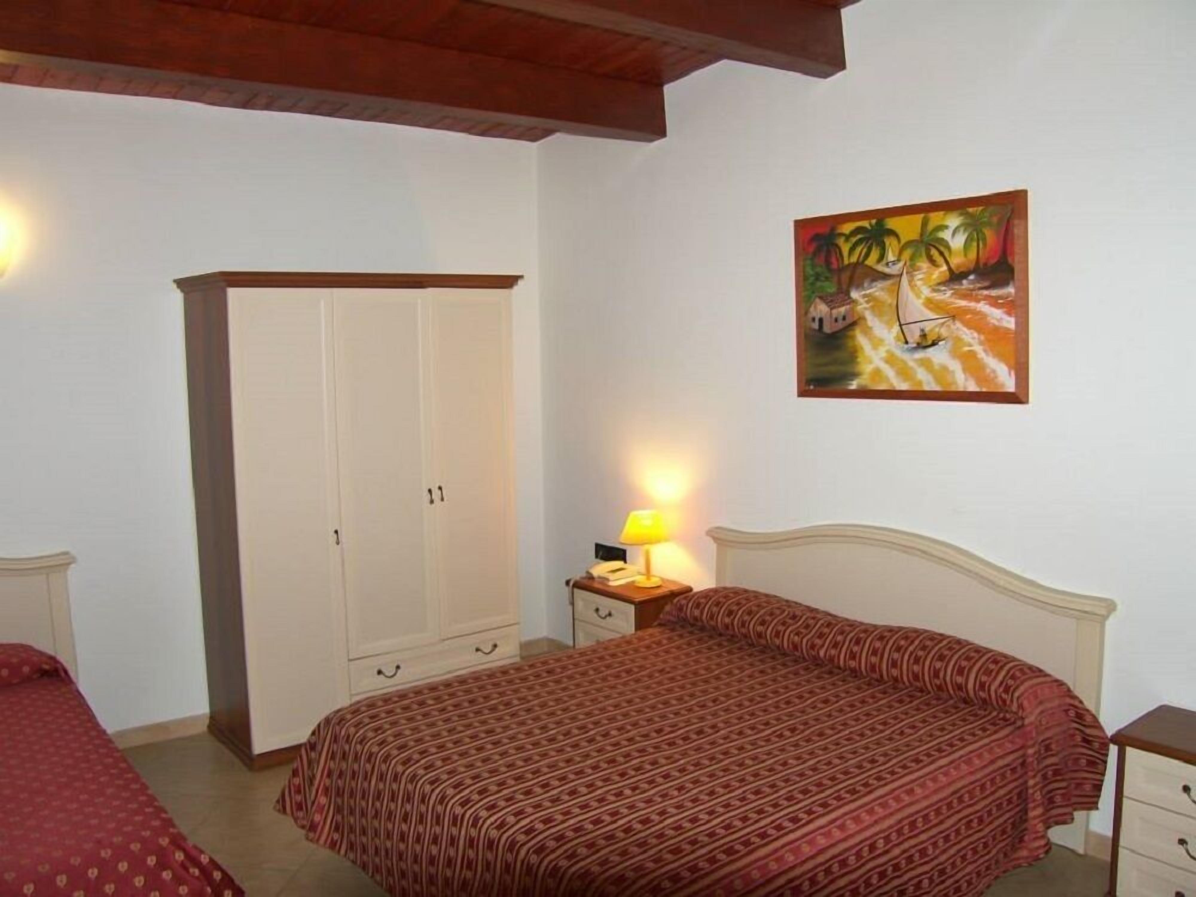triple room | 1 bedroom, minibar, desk, free wifi