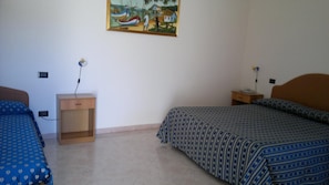 Minibar, desk, free WiFi, bed sheets - Genius Hotel (Corato)