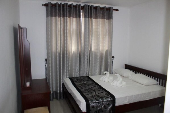 3 عدّة غرف نوم وملاءات أسرّة