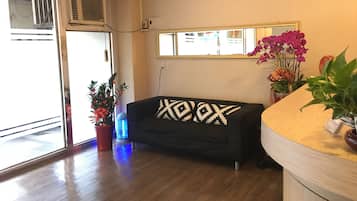 Área de estar no saguão