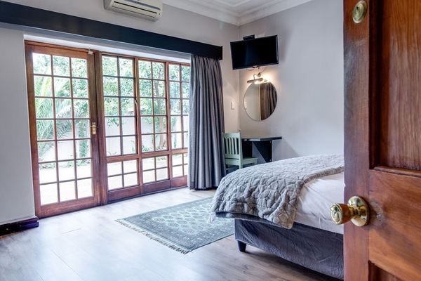 Executive Room, 1 Queen Bed